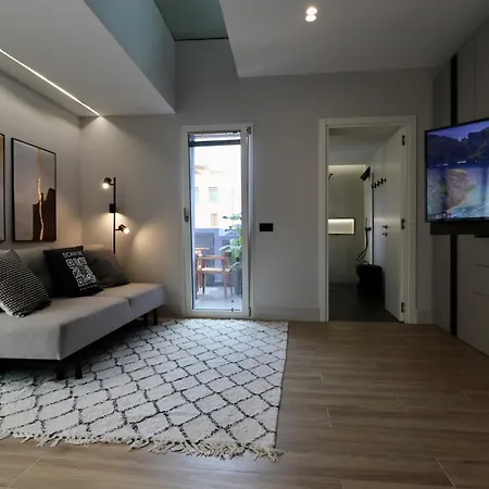 Luxurious Garibaldi Penthouse - Big Terrace - Great View - Renovated - Historical Centre Appartement Olbia