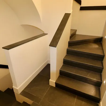 Apartament Garibaldi 4 Penthouse 1br With Terrace & View, Old Town *