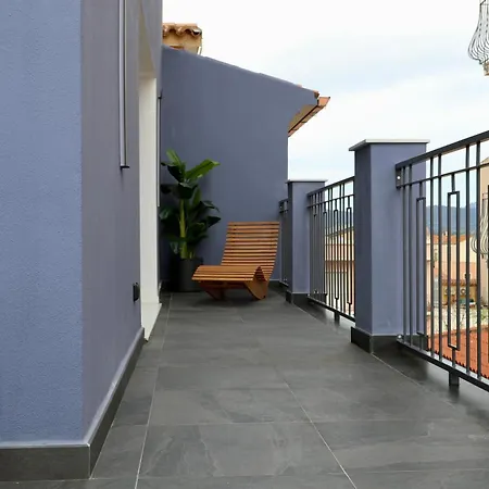 Apartament Garibaldi 4 Penthouse 1br With Terrace & View, Old Town Olbia
