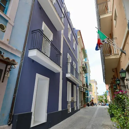 Luxurious Garibaldi Penthouse - Terrace - Great View - Full Renovation - Historical Centre - Amazing Apartment *