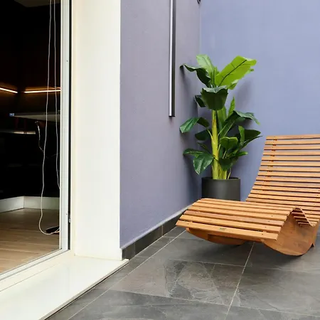 Garibaldi 4 Penthouse 1br With Terrace & View, Old Town
