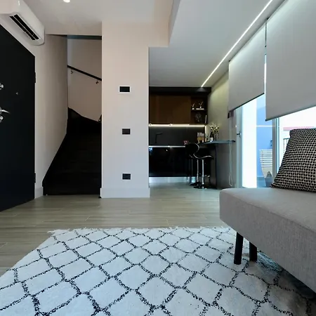 Apartament Garibaldi 4 Penthouse 1br With Terrace & View, Old Town *