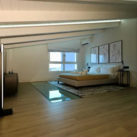 Luxurious Garibaldi Penthouse - Terrace - Great View - Full Renovation - Historical Centre - Amazing *