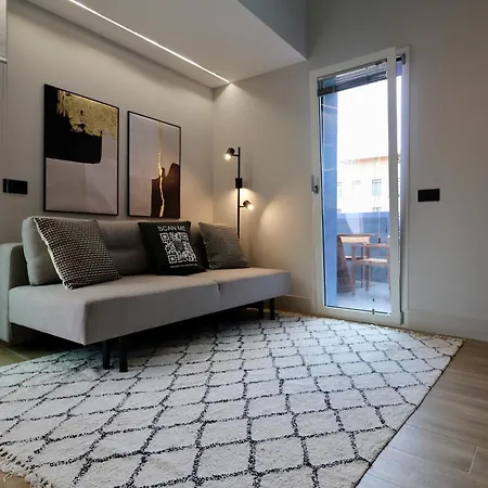 Garibaldi 4 Penthouse 1br With Terrace & View, Old Town Apartament *
