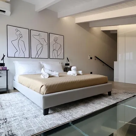 Apartment Luxurious Garibaldi Penthouse - Terrace - Great View - Full Renovation - Historical Centre - Amazing