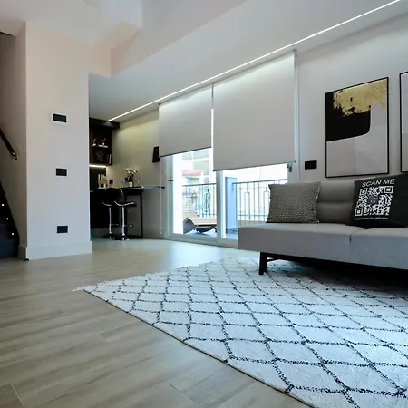 Luxurious Garibaldi Penthouse - Terrace - Great View - Full Renovation - Historical Centre - Amazing Olbia