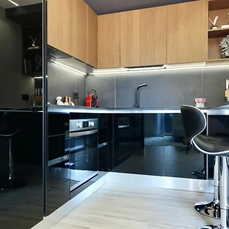 Apartament Garibaldi 4 Penthouse 1br With Terrace & View, Old Town