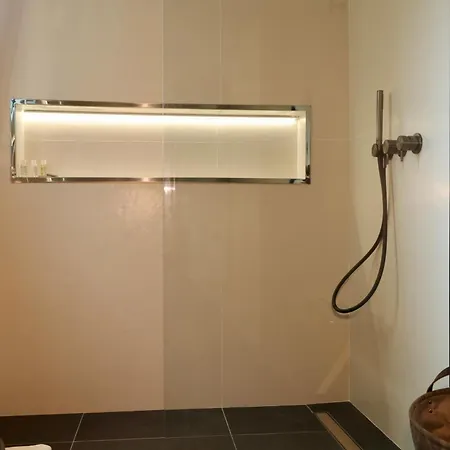 Apartament Garibaldi 4 Penthouse 1br With Terrace & View, Old Town