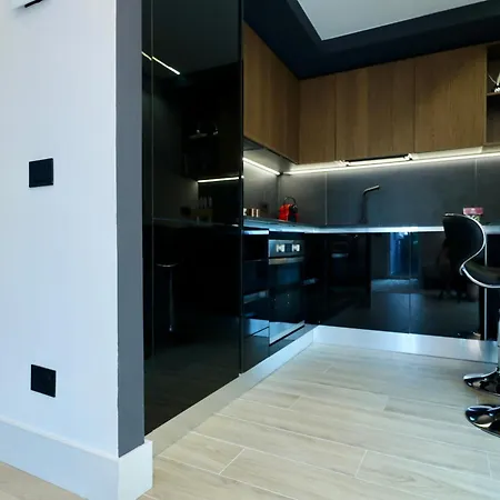 Garibaldi 4 Penthouse 1br With Terrace & View, Old Town *