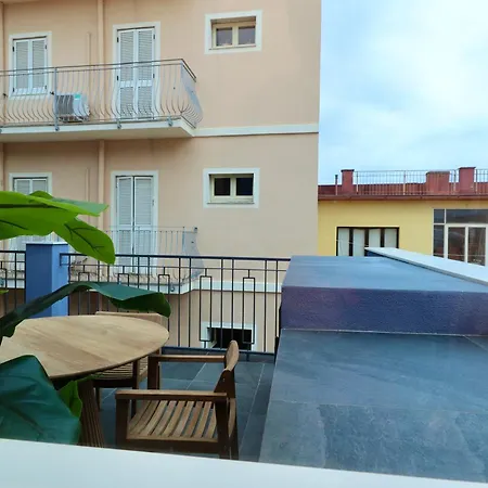 Luxurious Garibaldi Penthouse - Terrace - Great View - Full Renovation - Historical Centre - Amazing Apartment