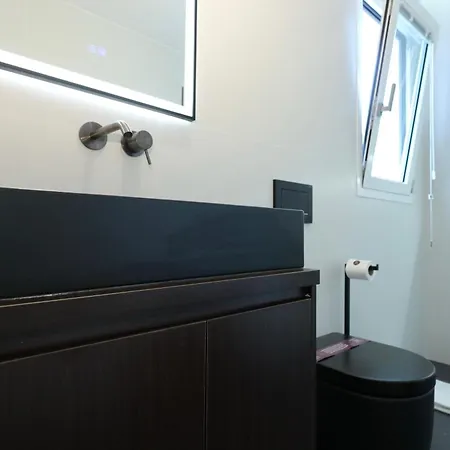 Apartament Garibaldi 4 Penthouse 1br With Terrace & View, Old Town *