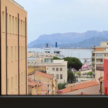 Garibaldi 4 Penthouse 1br With Terrace & View, Old Town *