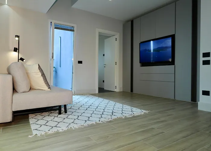 Apartament Luxurious Garibaldi Penthouse - Big Terrace - Great View - Renovated - Historical Centre Olbia