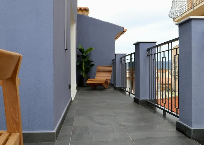 Apartament Luxurious Garibaldi Penthouse - Big Terrace - Great View - Renovated - Historical Centre Olbia