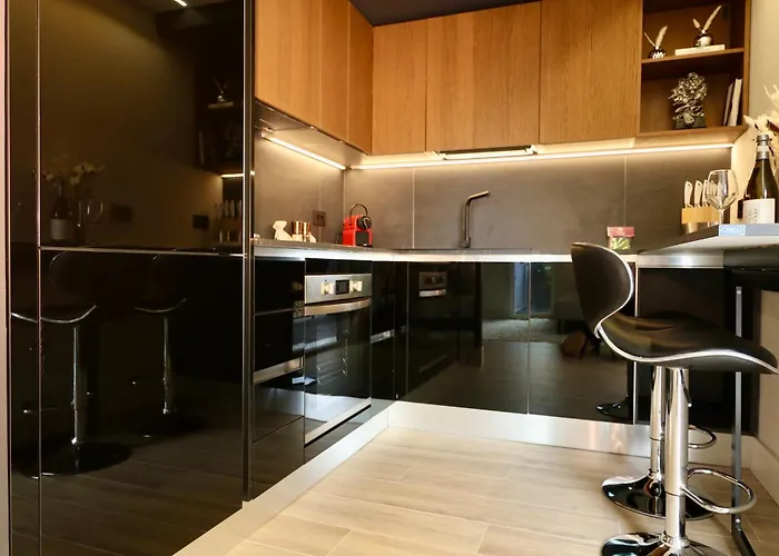 Apartament Luxurious Garibaldi Penthouse - Big Terrace - Great View - Renovated - Historical Centre