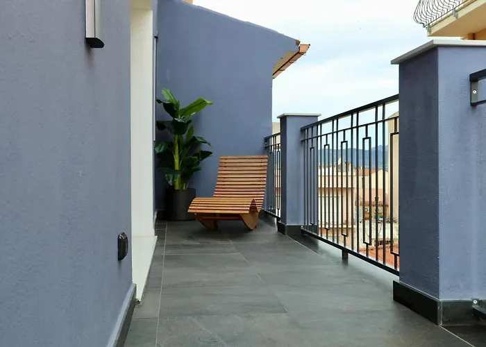 Luxurious Garibaldi Penthouse - Big Terrace - Great View - Renovated - Historical Centre Apartament Olbia
