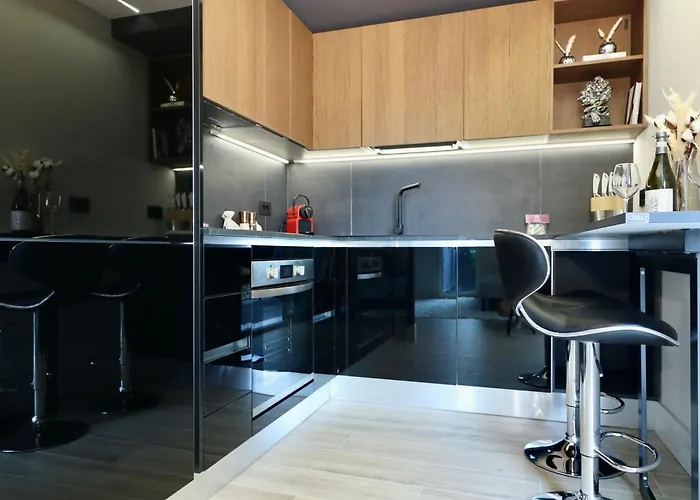 Apartament Luxurious Garibaldi Penthouse - Big Terrace - Great View - Renovated - Historical Centre