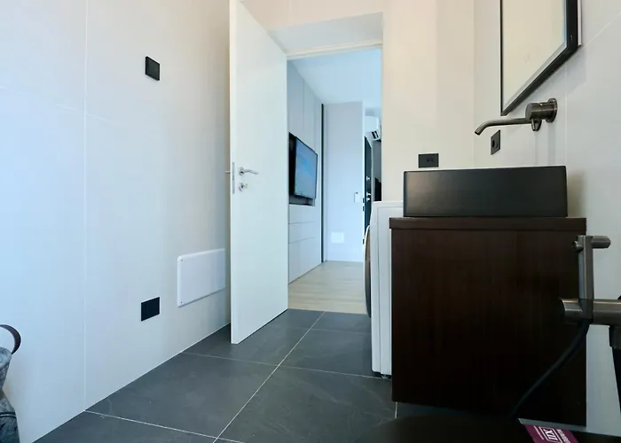 Luxurious Garibaldi Penthouse - Big Terrace - Great View - Renovated - Historical Centre Apartament Olbia