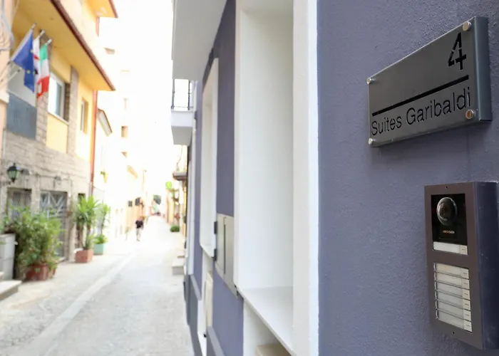 Apartament Luxurious Garibaldi Penthouse - Big Terrace - Great View - Renovated - Historical Centre *