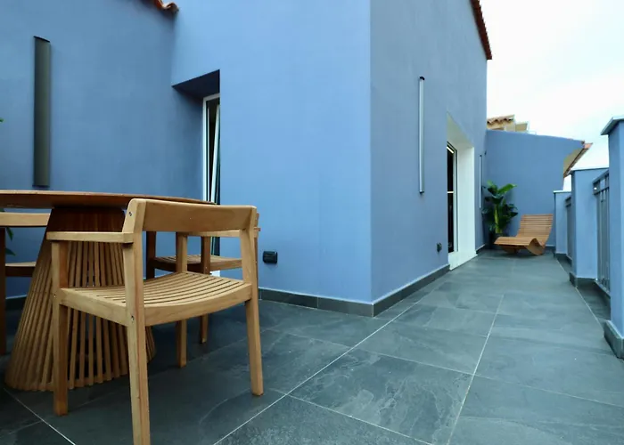 Luxurious Garibaldi Penthouse - Big Terrace - Great View - Renovated - Historical Centre Apartament